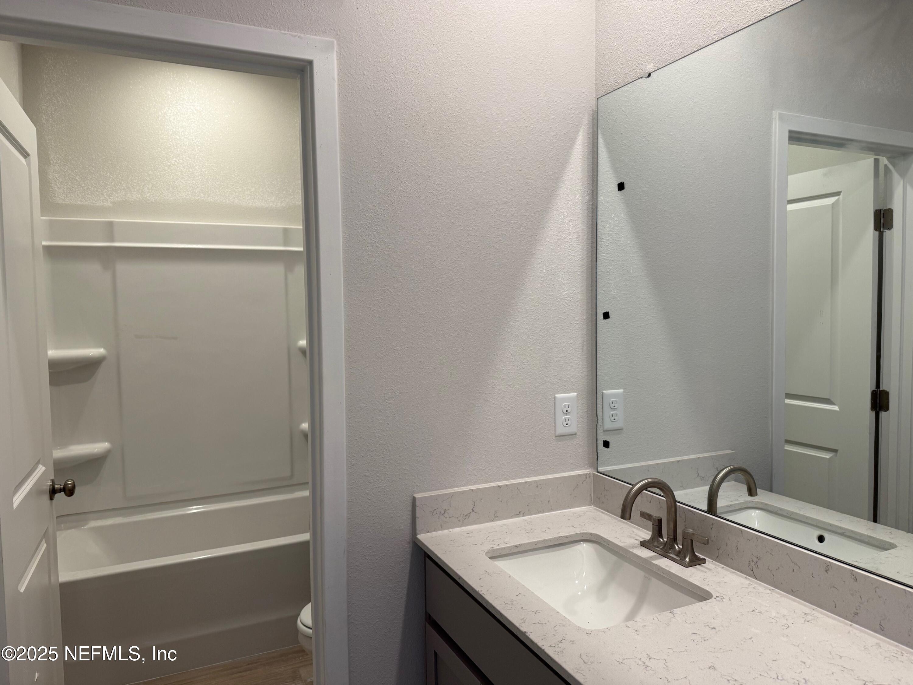 96292 Broadmoore Road Fernandina Beach, FL 32034 - Photo 20 of 22 Amelia 78 upstairs shared bath