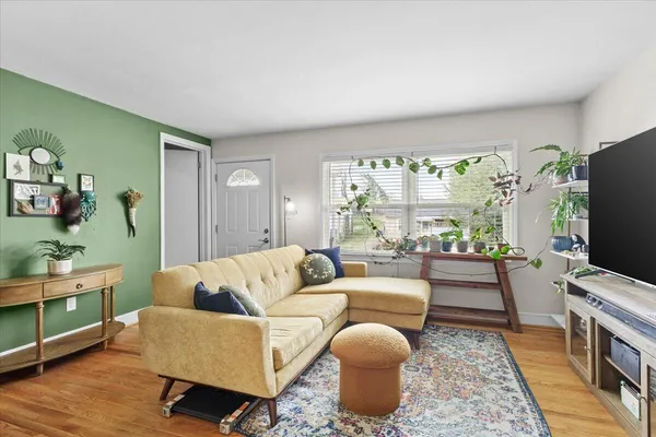 $169,900 | 2025 Wayne Street Northeast, Roanoke, VA 24012