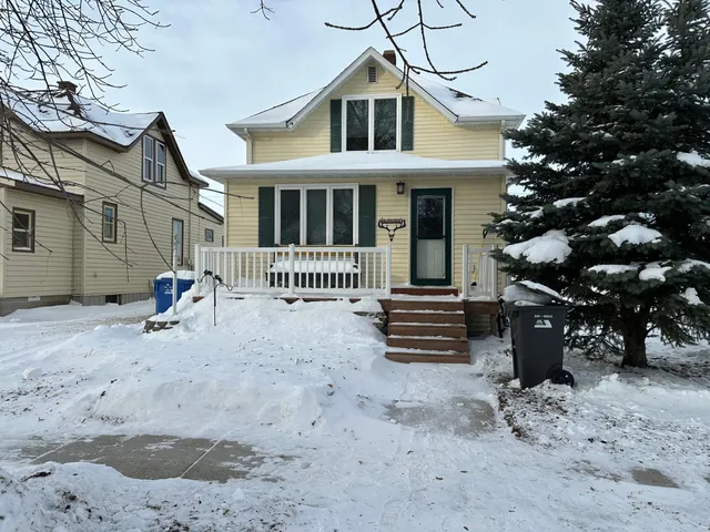 $179,900 | 215 3rd Street Southeast, Barnesville, MN 56514