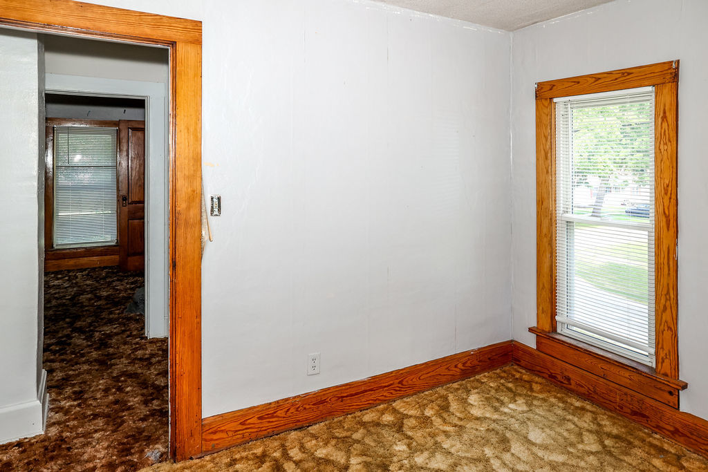 415 East Elm Street Chatsworth, IL 60921 - Photo 29 of 38 a view of an front door