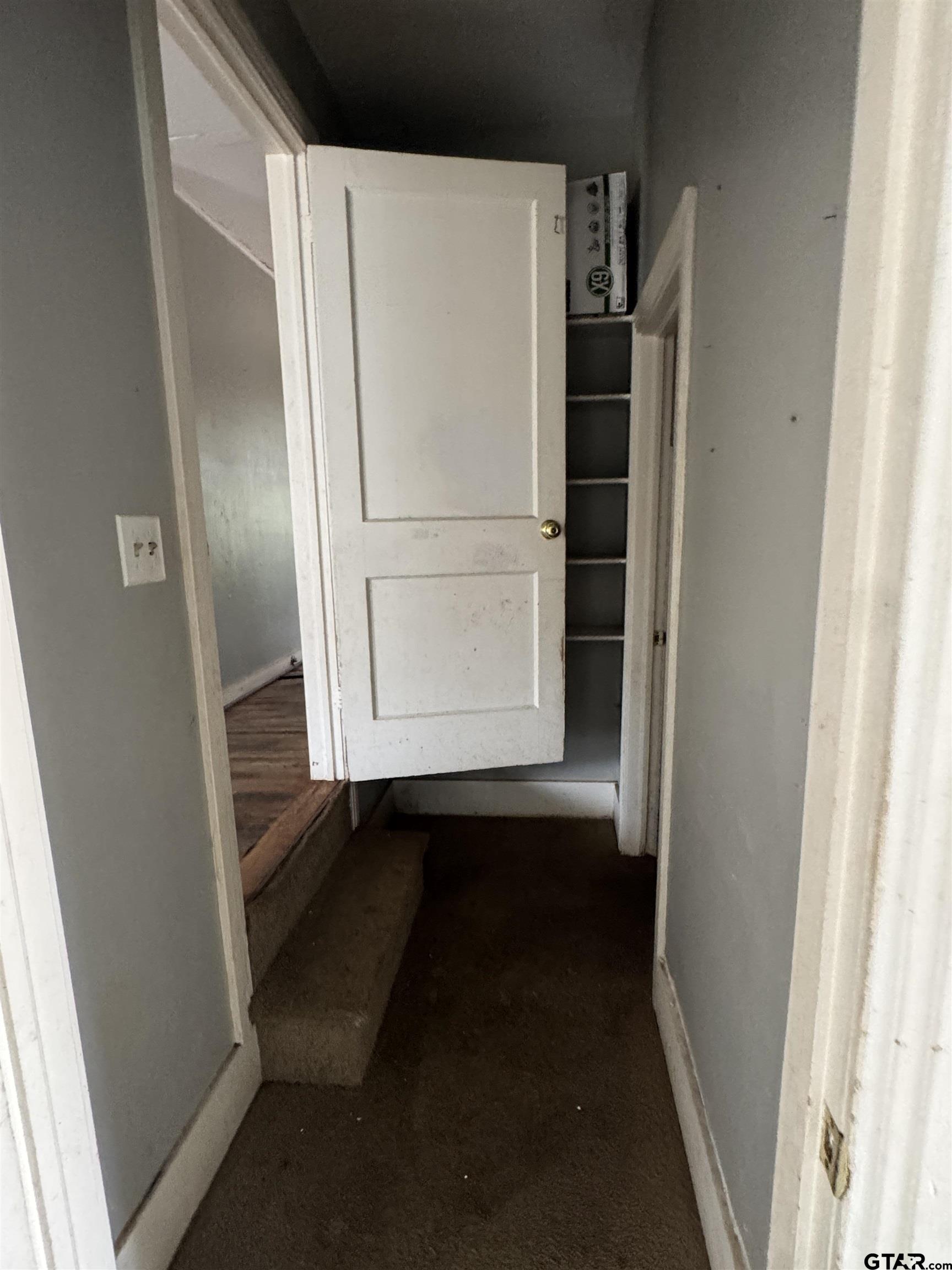 2927 New Copeland Road Tyler, TX 75701 - Photo 9 of 12 a close view of closet