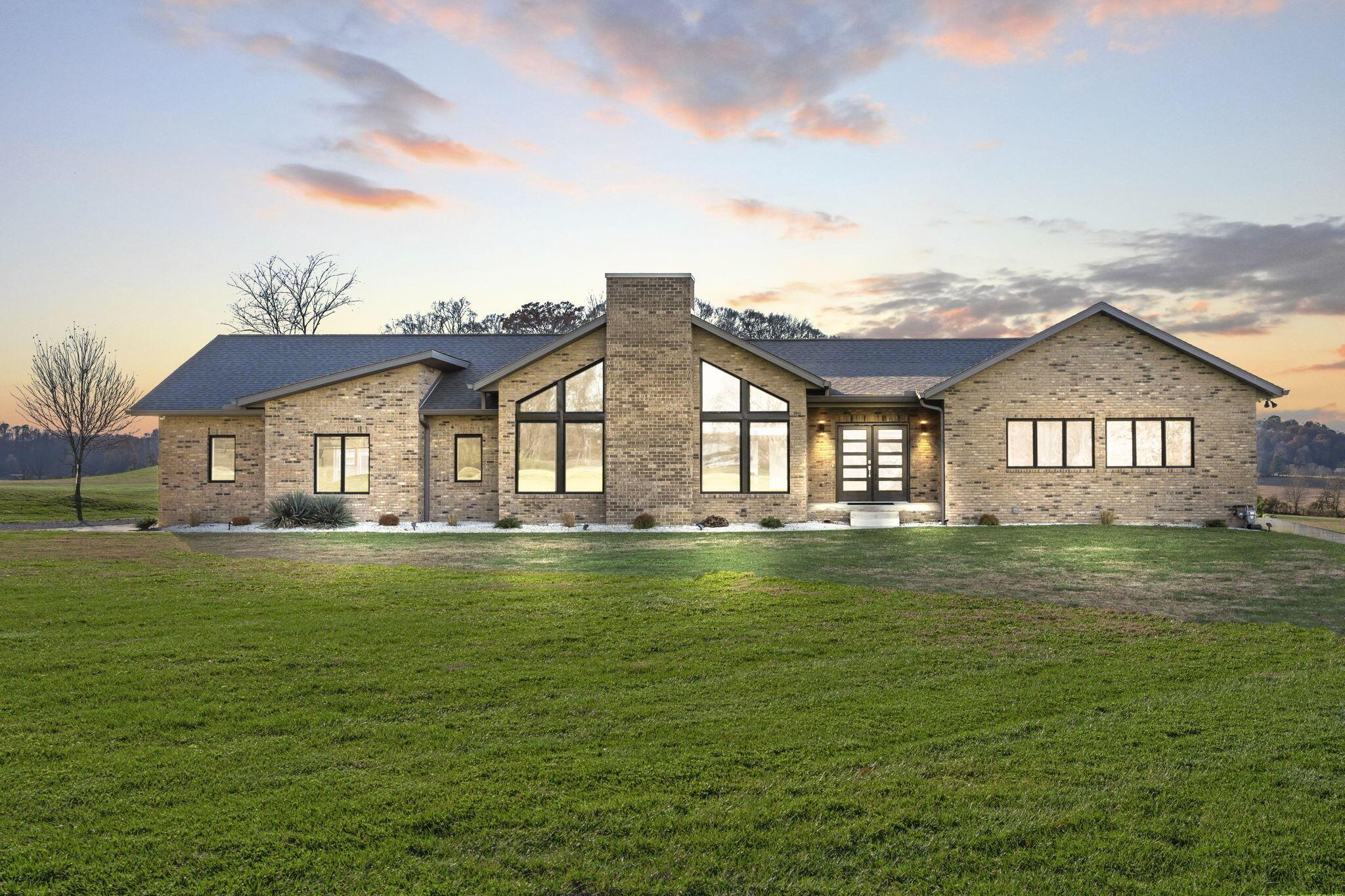 Welcome to 3489 Country Club RD SW