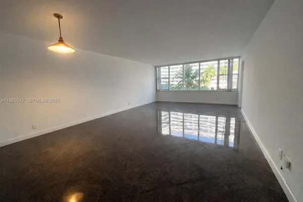 $3,875 | 5600 Collins Avenue, Unit 4E, Miami Beach, FL 33140