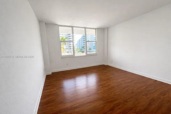 $3,875 | 5600 Collins Avenue, Unit 4E, Miami Beach, FL 33140