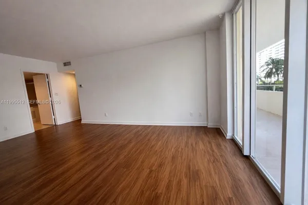 $3,875 | 5600 Collins Avenue, Unit 4E, Miami Beach, FL 33140