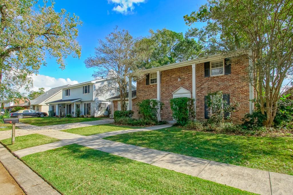 121 Hazel Drive River Ridge, LA 70123 - Photo 4 of 33