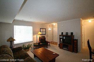 22332 Cape Cod Way Farmington, MI 48336 - Photo 4 of 10