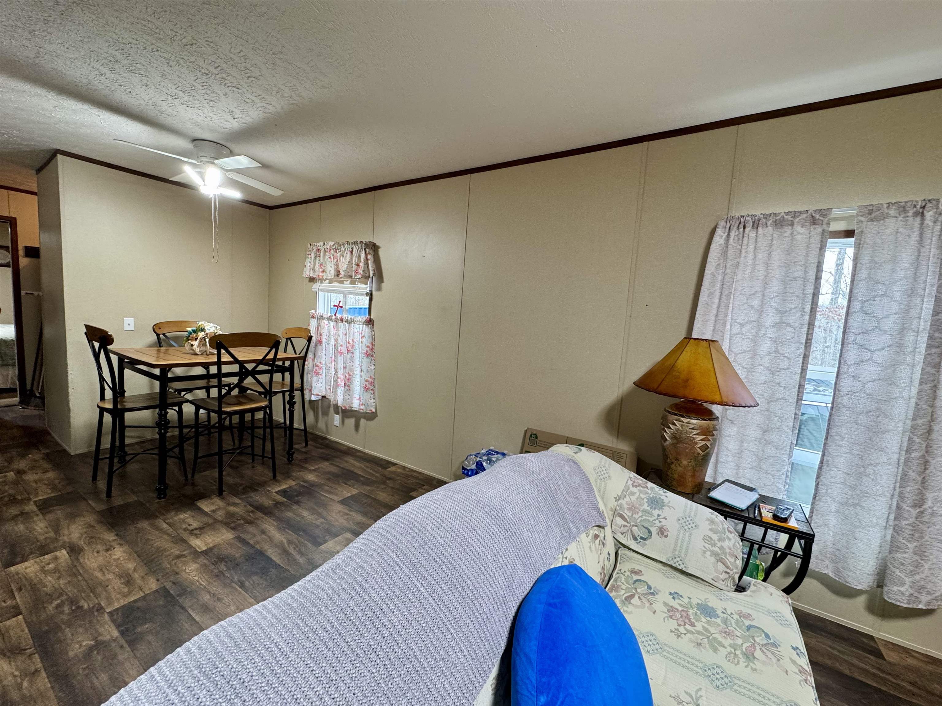 125 Elam Way Savannah, TN 38372 - Photo 19 of 36 a room with furniture and a rug