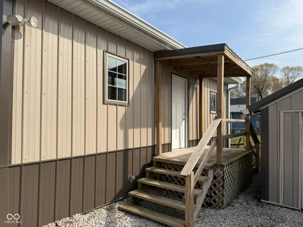 $115,900 | 522 North Main Street, Clinton, IN 47842