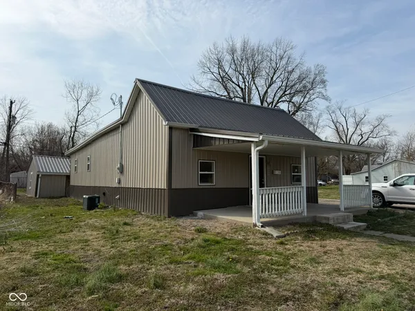 $115,900 | 522 North Main Street, Clinton, IN 47842