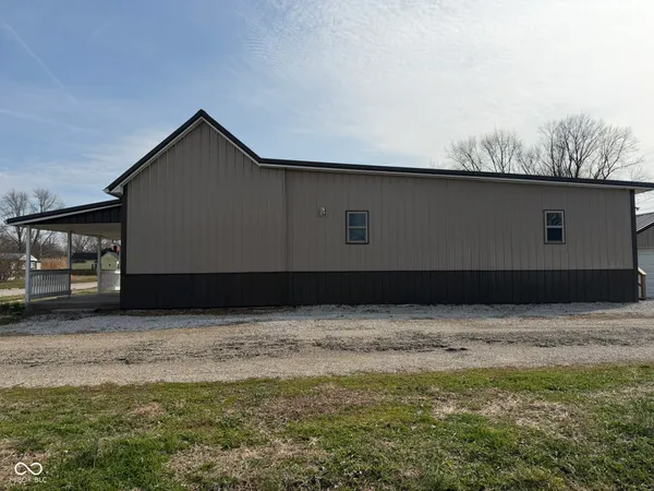 $115,900 | 522 North Main Street, Clinton, IN 47842