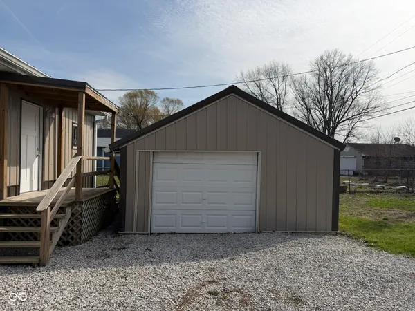 $115,900 | 522 North Main Street, Clinton, IN 47842