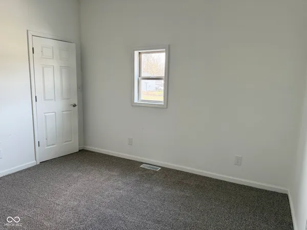 $115,900 | 522 North Main Street, Clinton, IN 47842