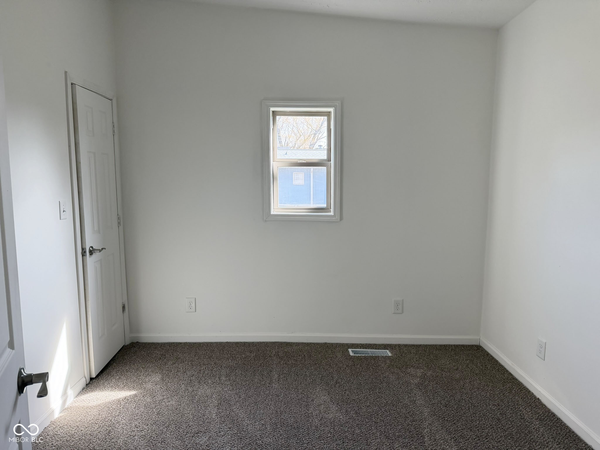 522 North Main Street Clinton, IN 47842 - Photo 7 of 18