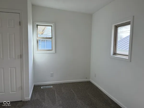 $115,900 | 522 North Main Street, Clinton, IN 47842