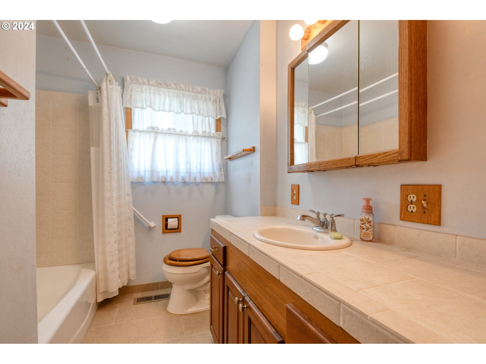 3307 Southwest Kirk Avenue Pendleton, OR 97801 - Photo 12 of 39 Gallery Image 12