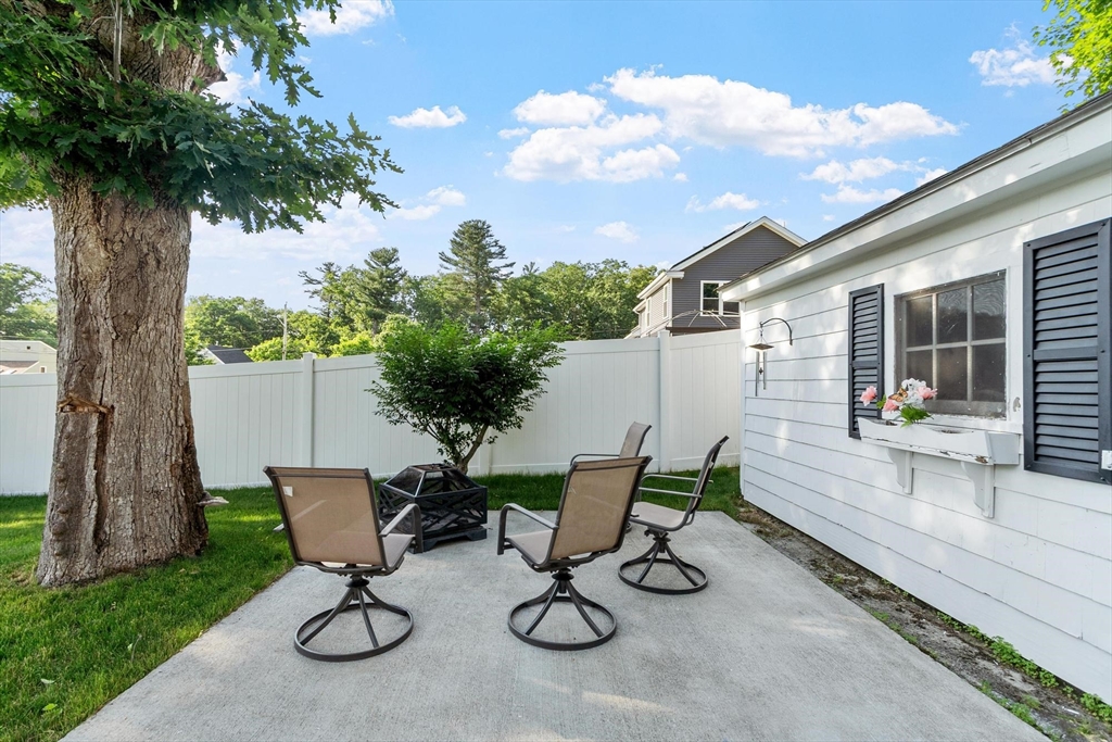 17 Tedesco Road Methuen, MA 01844 - Photo 7 of 31