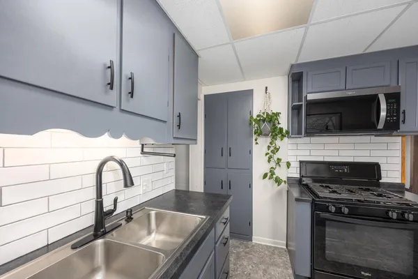 $315,000 | 517 Elm Street Southeast, Lowell, MI 49331