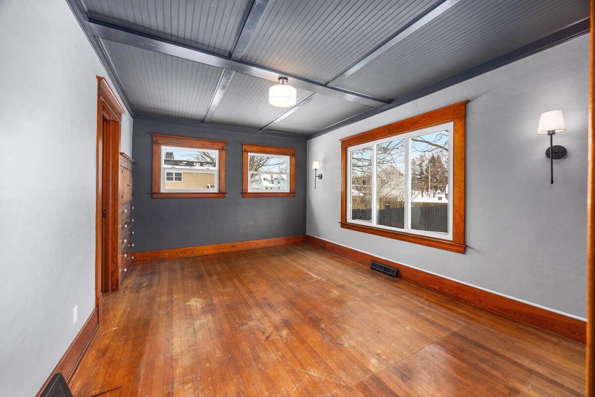 517 Elm Street Southeast Lowell, MI 49331 - Photo 16 of 30 517-Elm_014