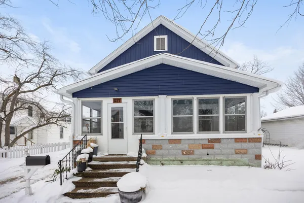 $315,000 | 517 Elm Street Southeast, Lowell, MI 49331