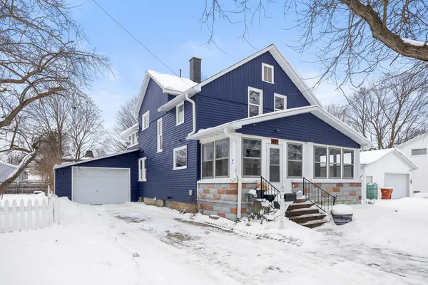 $315,000 | 517 Elm Street Southeast, Lowell, MI 49331