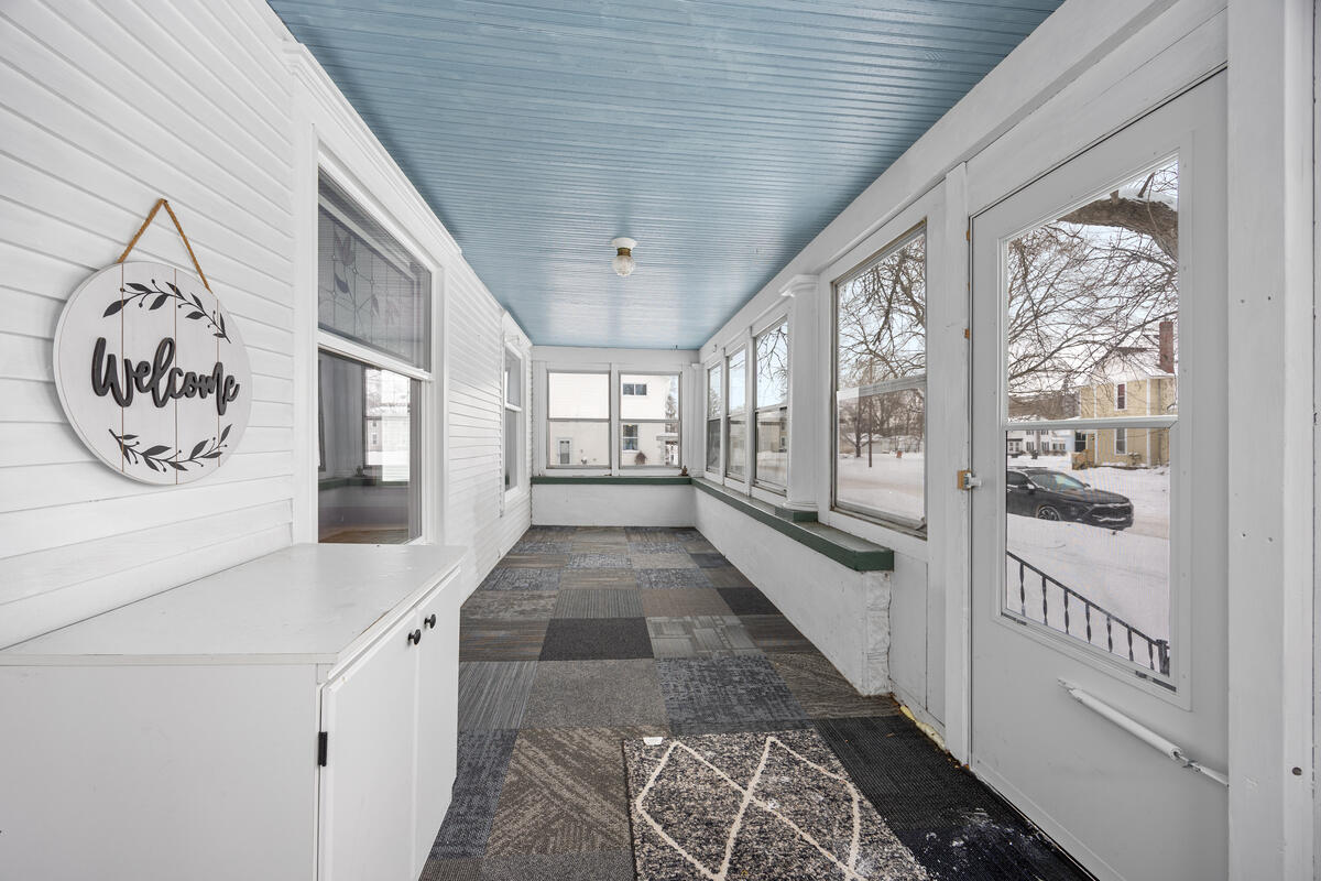 517 Elm Street Southeast Lowell, MI 49331 - Photo 6 of 30 517-Elm_004