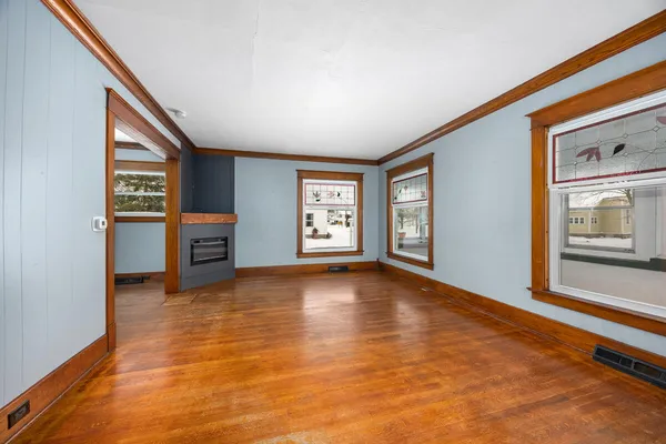 $315,000 | 517 Elm Street Southeast, Lowell, MI 49331