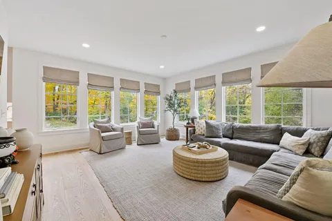 $3,200,000 | 20565 Linden Road, Deephaven, MN 55331