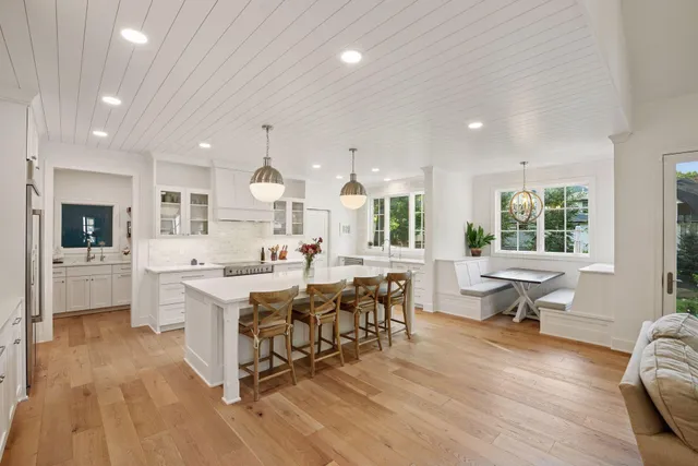 $3,200,000 | 20565 Linden Road, Deephaven, MN 55331