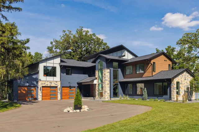 $3,200,000 | 20565 Linden Road, Deephaven, MN 55331