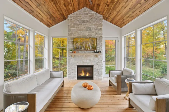 $3,200,000 | 20565 Linden Road, Deephaven, MN 55331