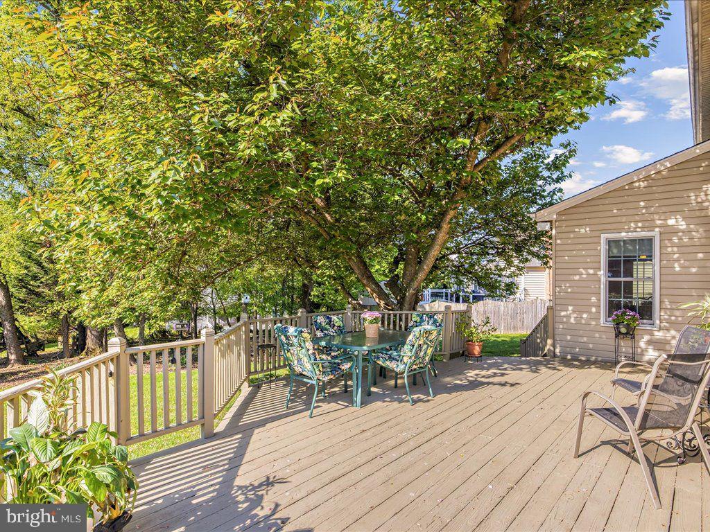 4561 Doncaster Drive Ellicott City, MD 21043 - Photo 18 of 30 Deck Pic
