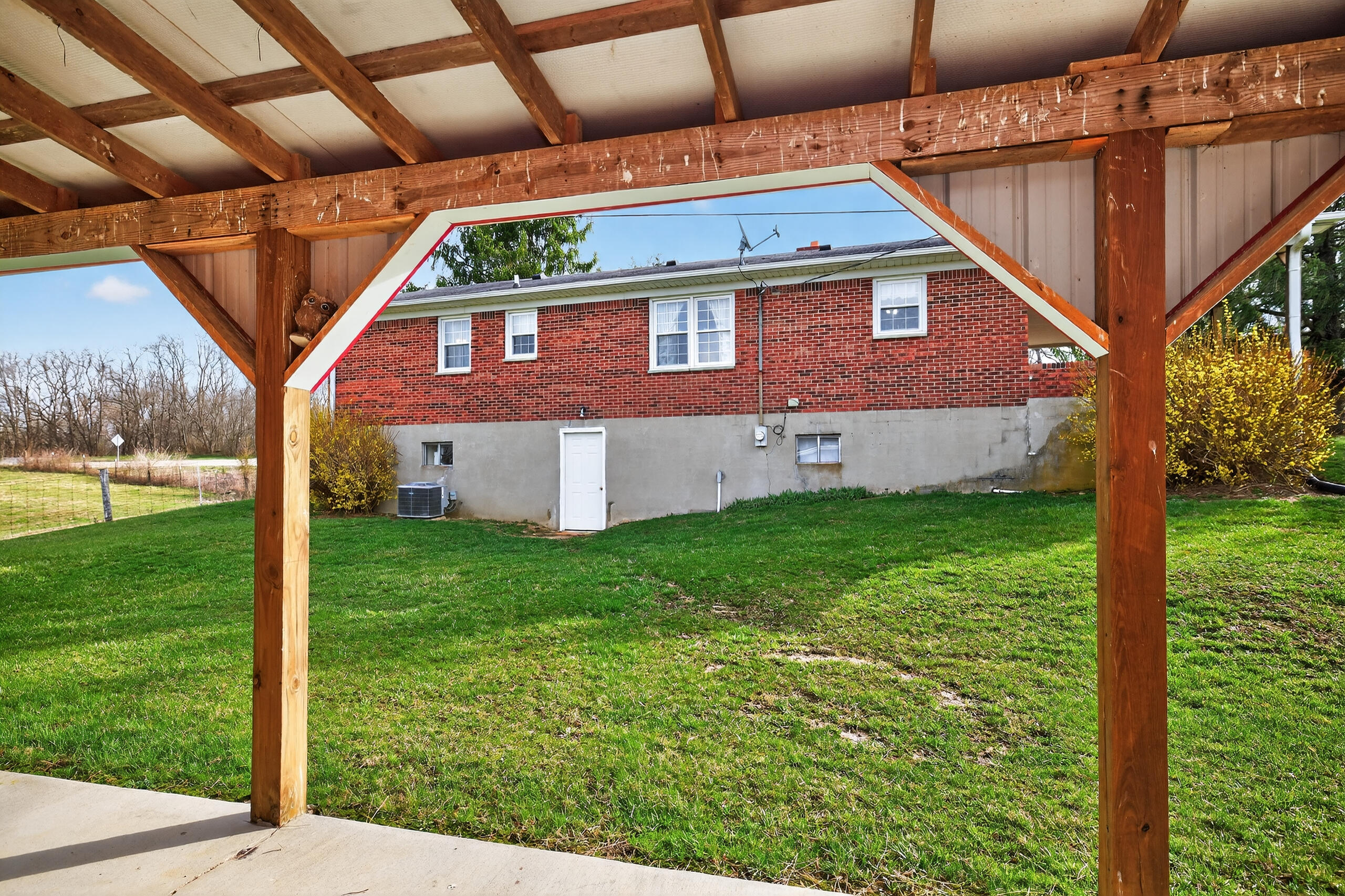 11758 Bohon Road Harrodsburg, KY 40330 - Photo 36 of 45 Porch on Shop/Garage