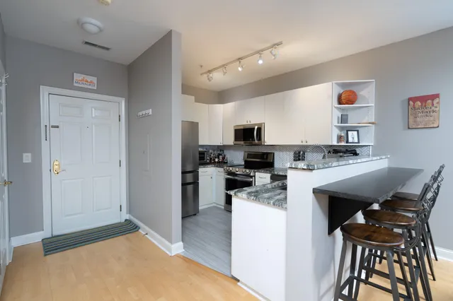 $269,000 | 1550 North Warren Avenue, Unit 308, Milwaukee, WI 53202