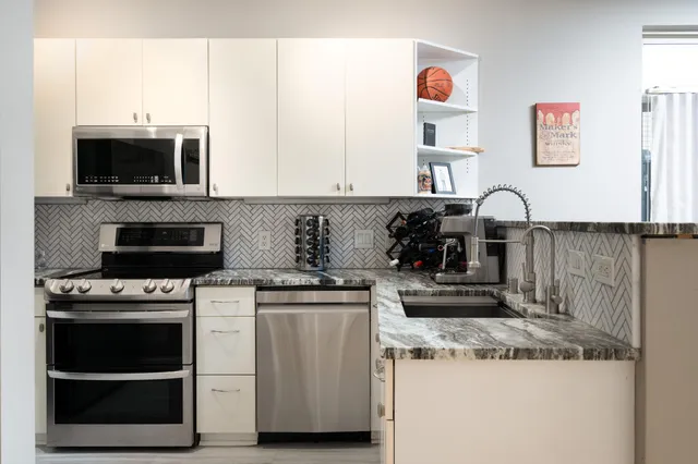 $269,000 | 1550 North Warren Avenue, Unit 308, Milwaukee, WI 53202