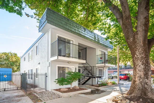 $1,180,000 | 815 18th Street, Sacramento, CA 95811