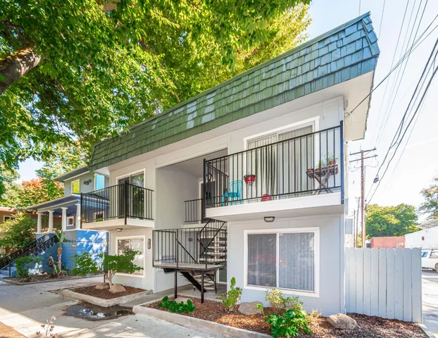 $1,180,000 | 815 18th Street, Sacramento, CA 95811