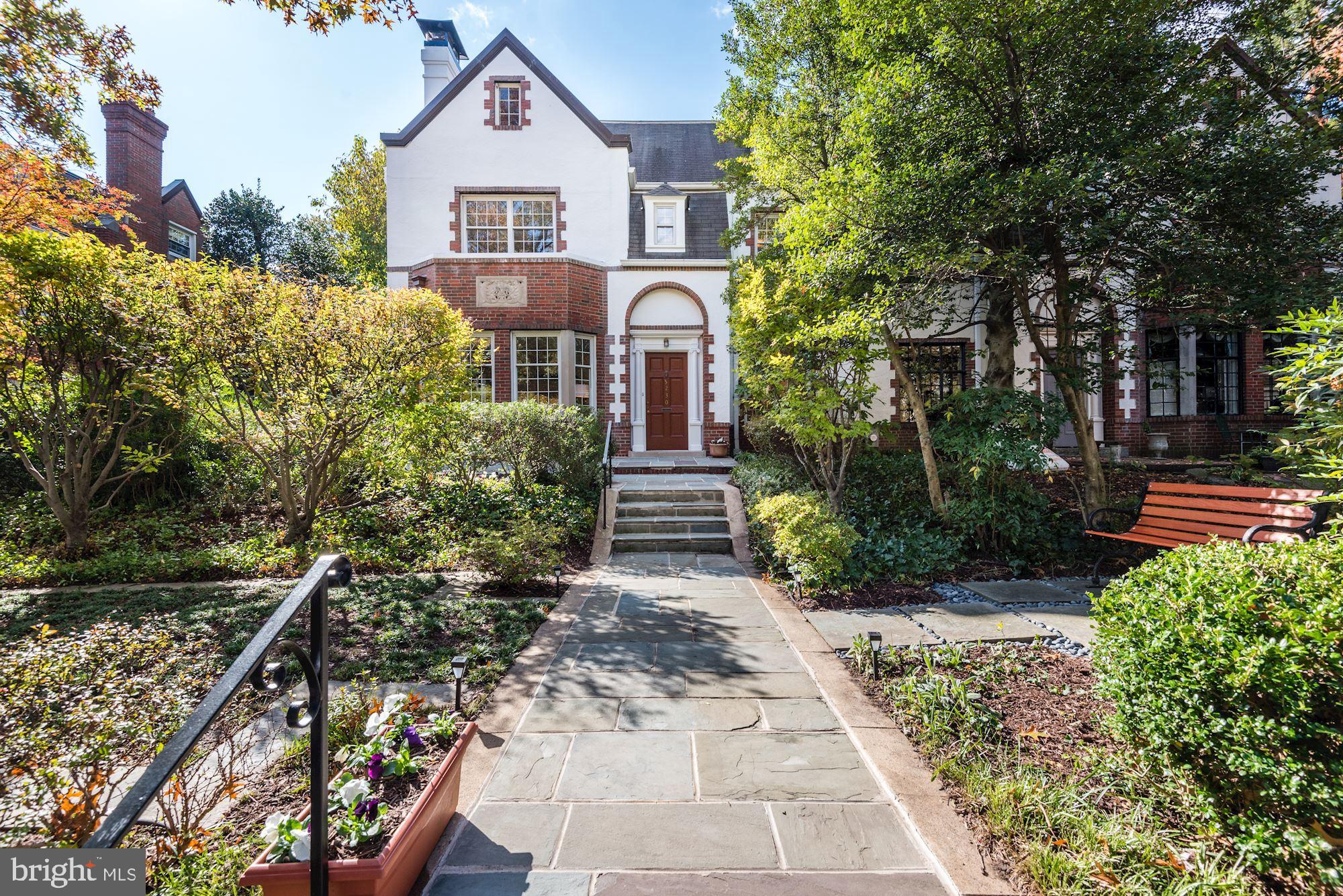 3230 Woodley Road, NW