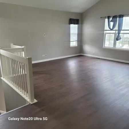 $2,100 | 1349 Orleans Drive, Mundelein, IL 60060