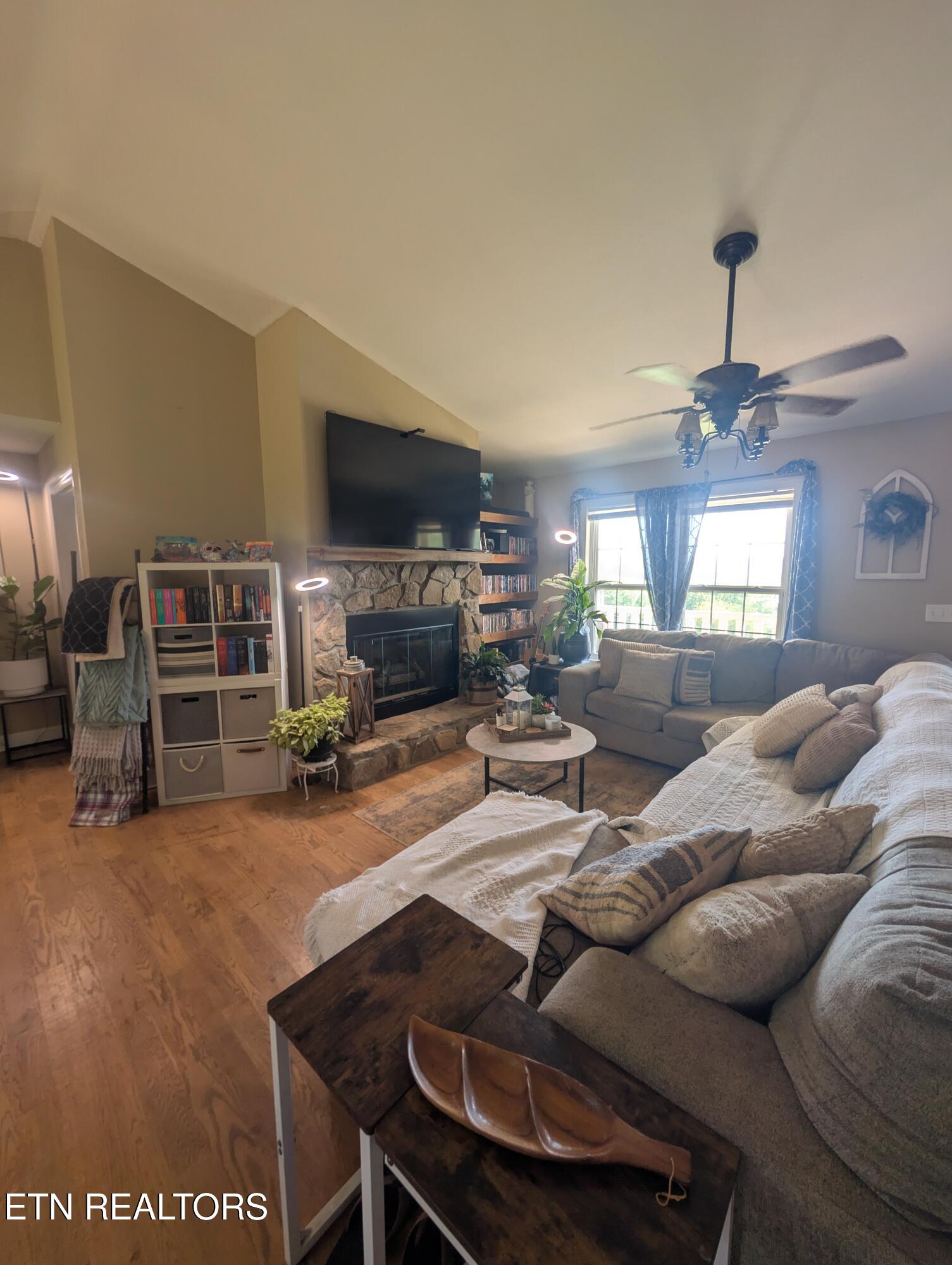 207 Brantley Acres Speedwell, TN 37870 - Photo 3 of 16 1000019153