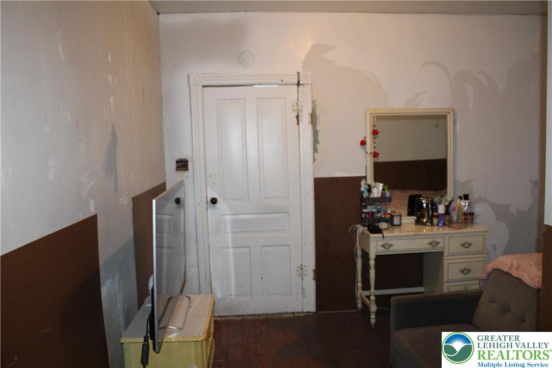 2365 Main Street Northampton, PA 18067 - Photo 27 of 30 3rd bedroom with separate entrance.