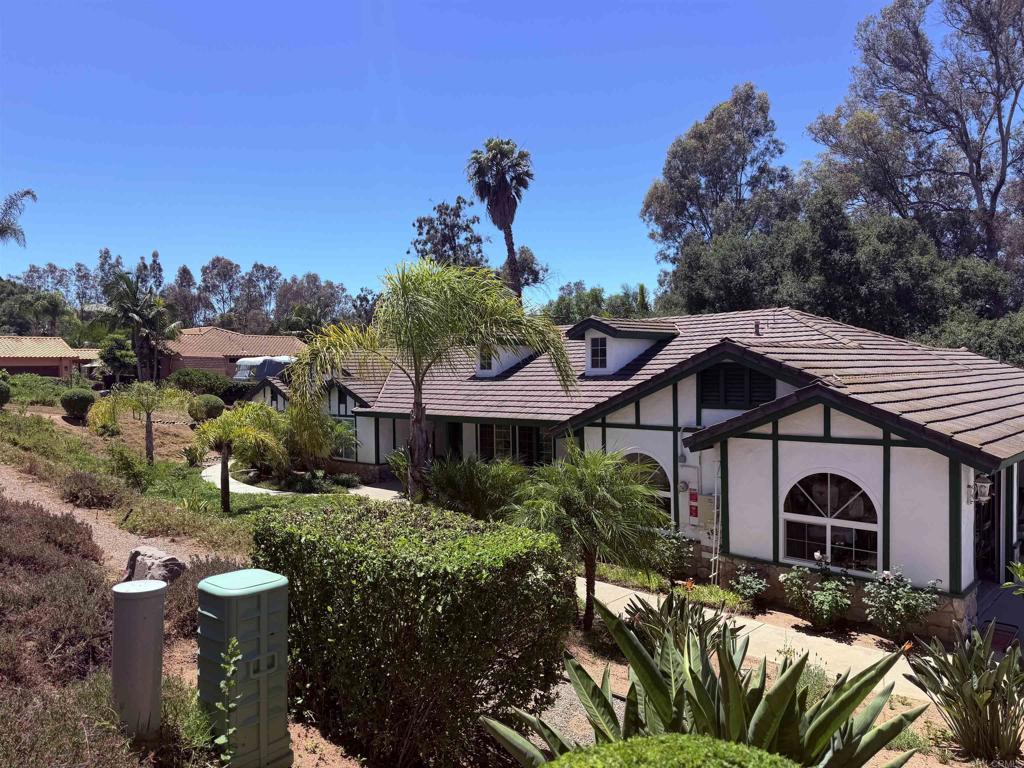 524 Rosvall Drive Fallbrook, CA 92028 - Photo 3 of 77