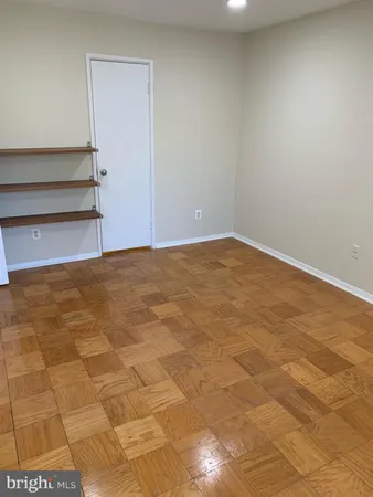 $1,800 | 2911 Charing Cross Road, Unit 10, Falls Church, VA 22042