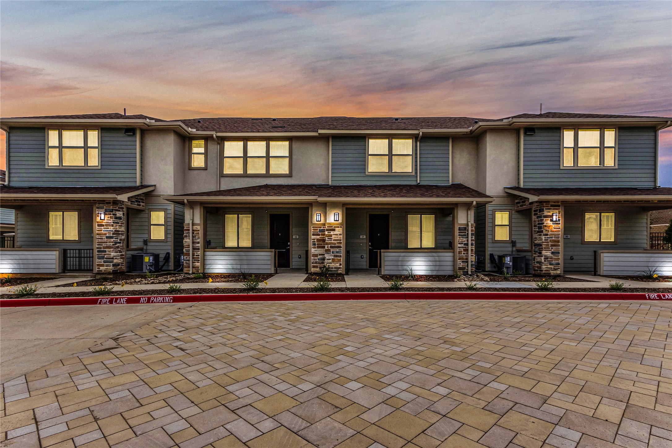 5900-284 Highway 287 Frontage Road Arlington, TX 76017 - Photo 13 of 14 a front view of an apartment