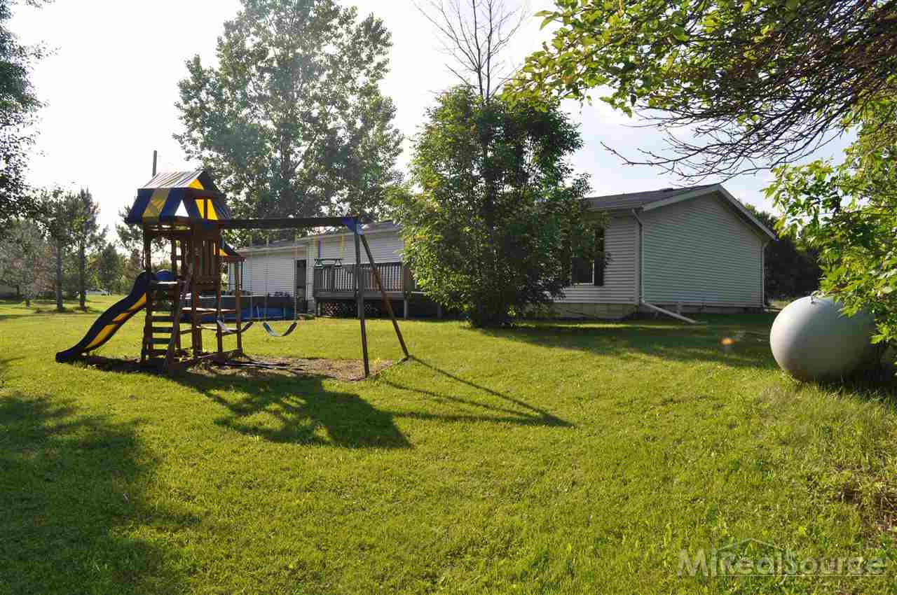 9643 Sparling Road Goodells, MI 48027 - Photo 6 of 24 31199463-5.JPG