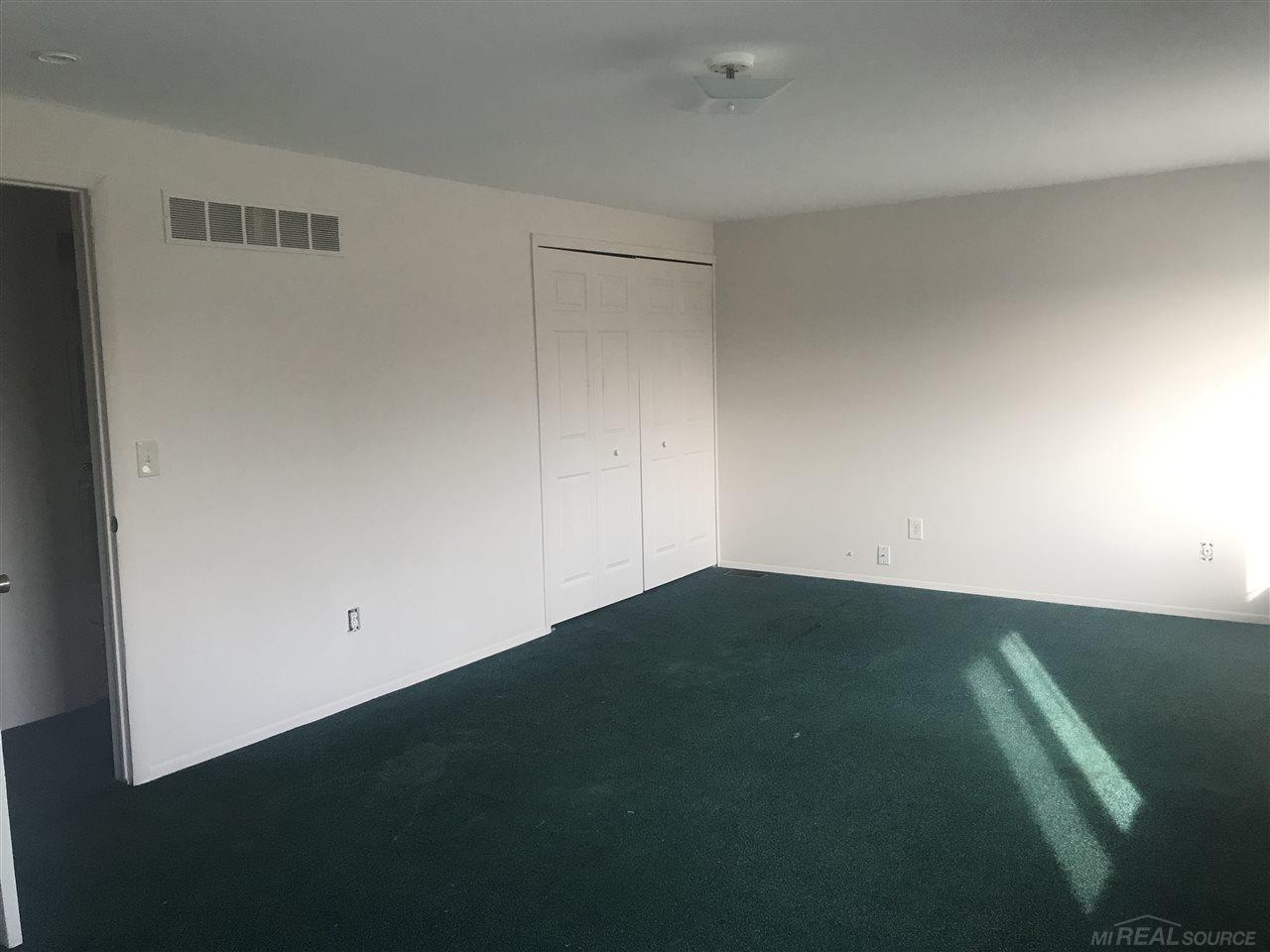 31697 Ryan Road Warren, MI 48092 - Photo 14 of 16
