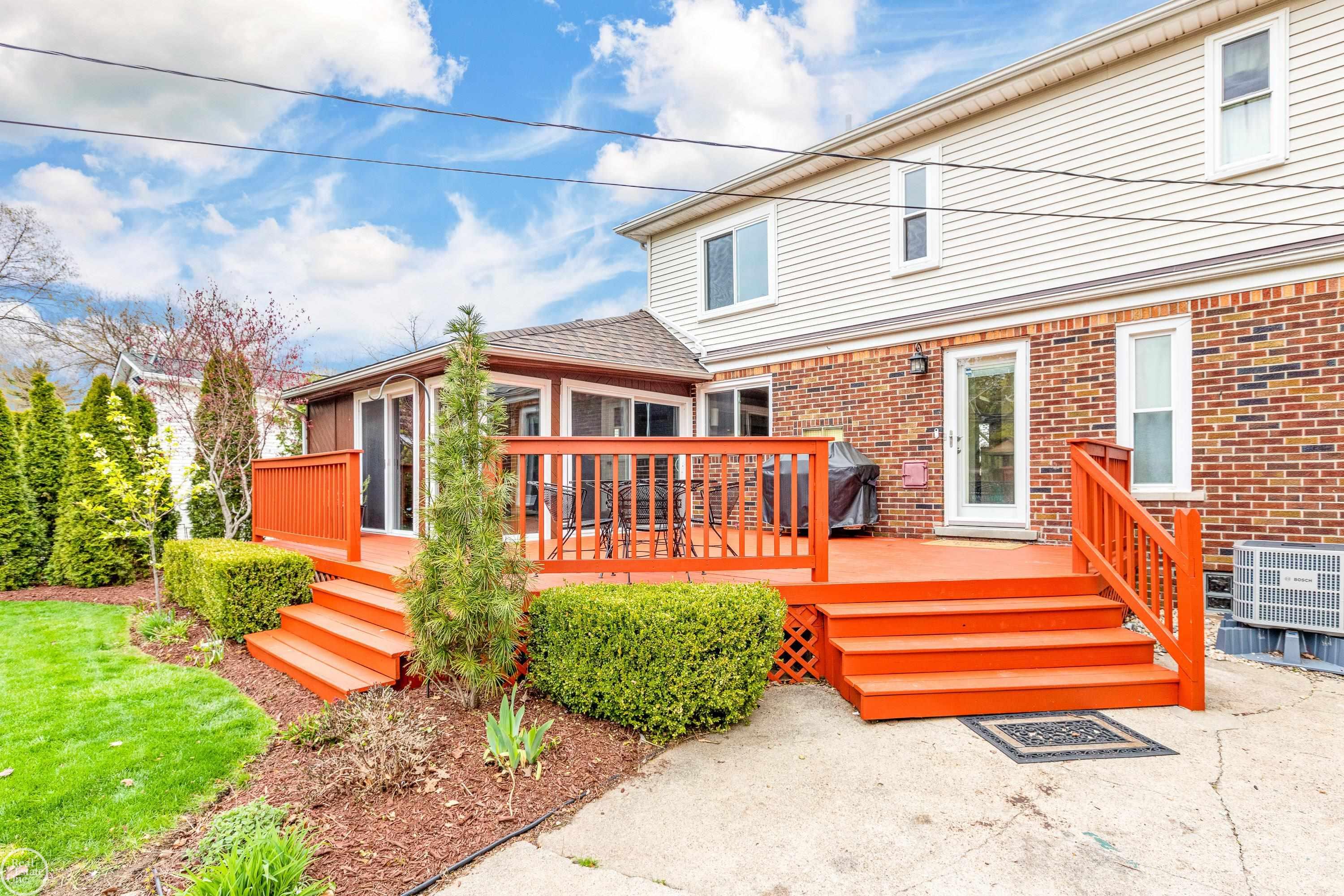 791 Roslyn Road Grosse Pointe, MI 48236 - Photo 41 of 57 50106857-40.JPG