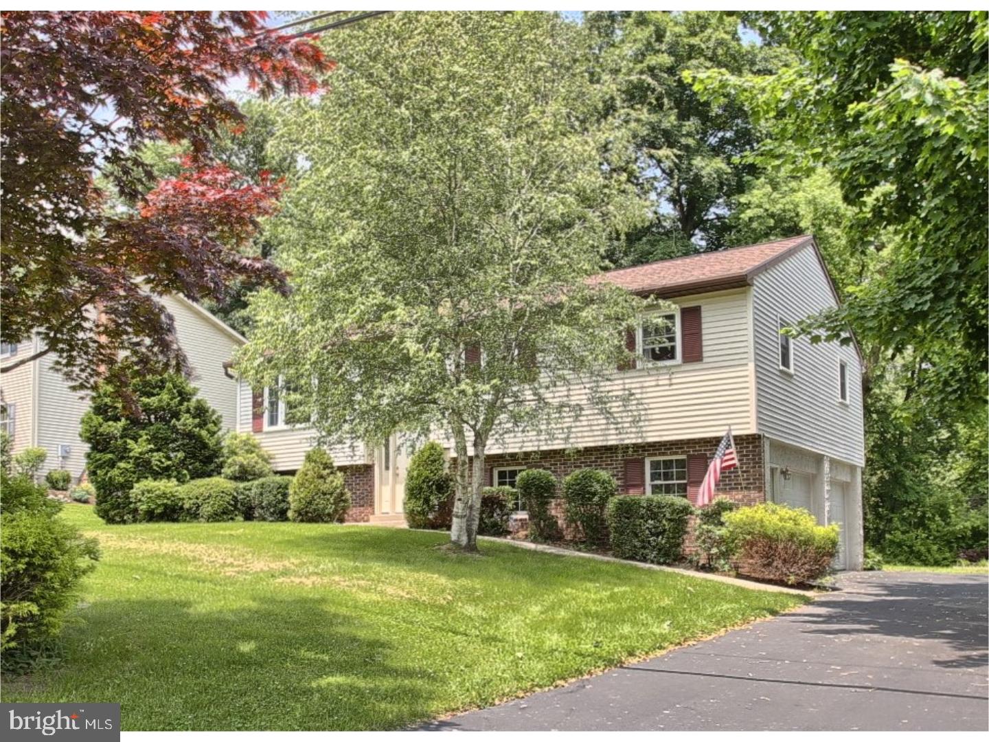 321 Parkview Road Reading, PA 19606 - Photo 2 of 25 Gallery Image 2