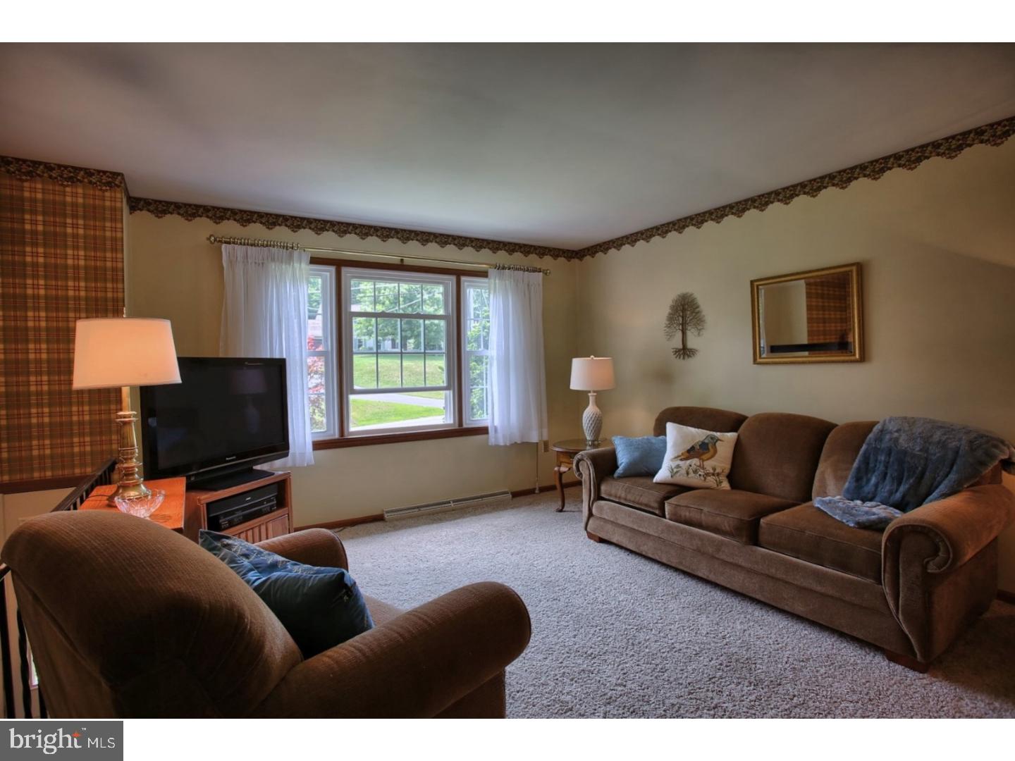 321 Parkview Road Reading, PA 19606 - Photo 4 of 25 Gallery Image 4