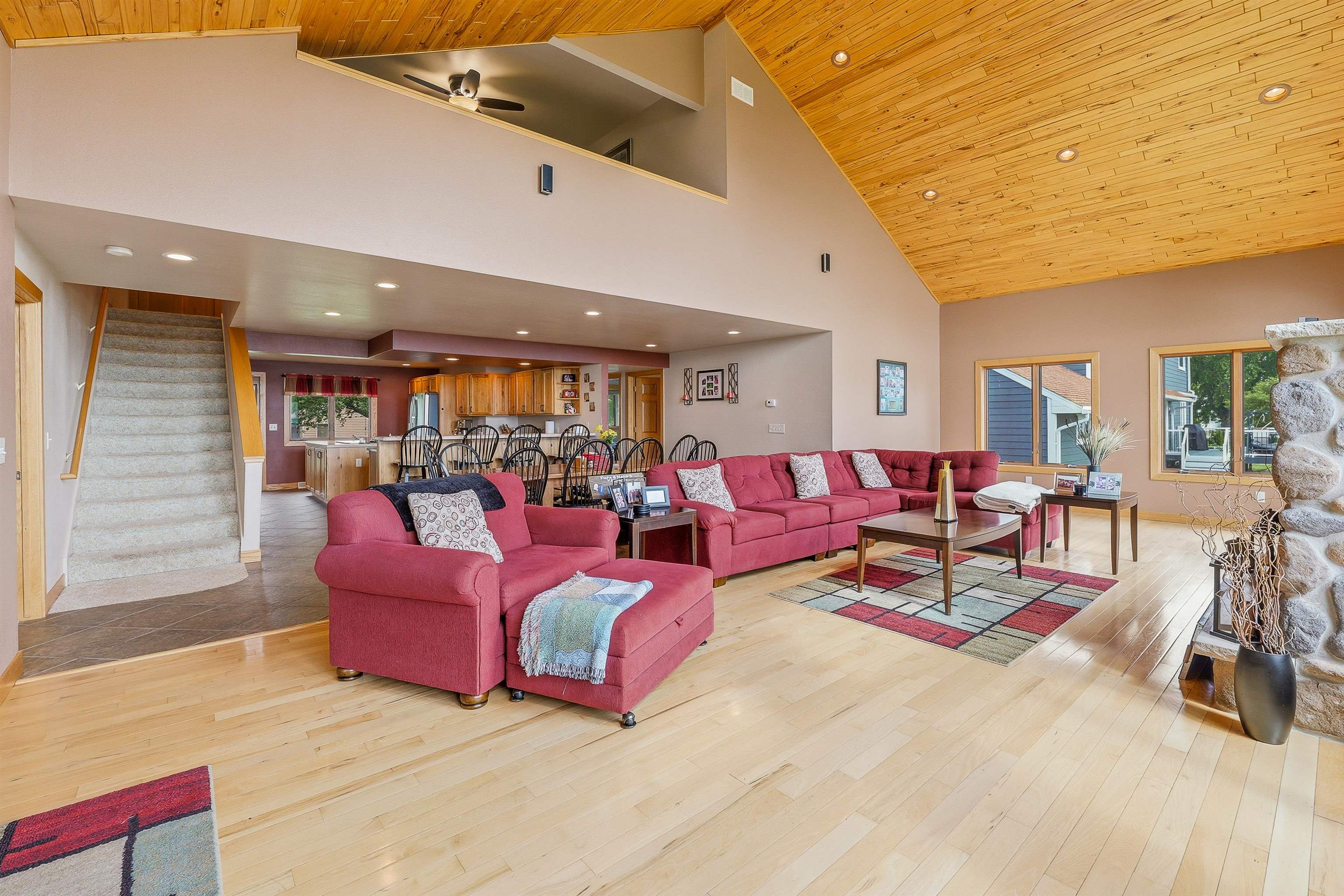 6322 Black Wolf Point Road Oshkosh, WI 54902 - Photo 3 of 46